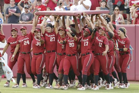 Ou women's softball - Oklahoma Sooners softball made history Thursday night, defeating Florida State 3-1 in the Women's College World Series finale. The win clinched the Sooners' seventh national title, concluding a ...